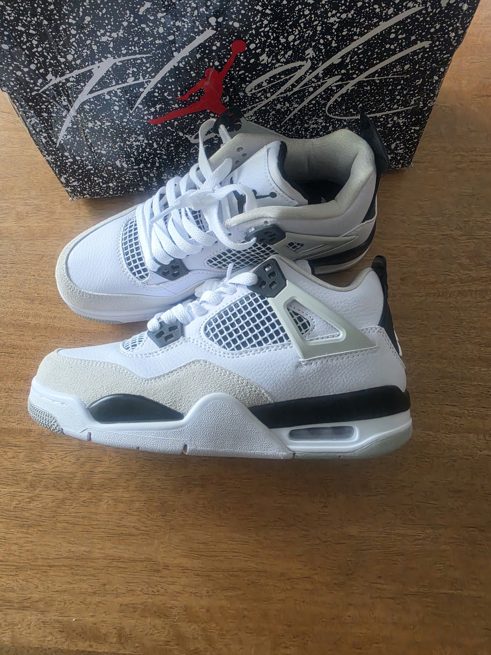 Nike Air Jordan 4 Retro "Military Black - Picture 3 of 7